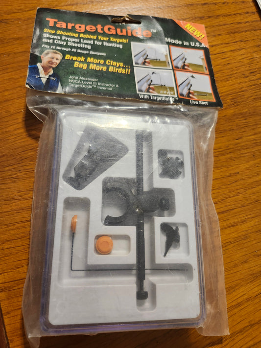 Target guide for clay shooting